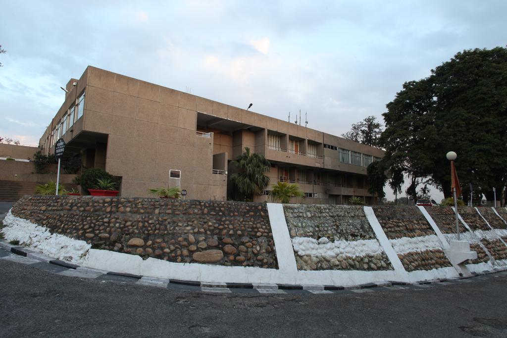 Hotel Jammu Ashok Exterior foto
